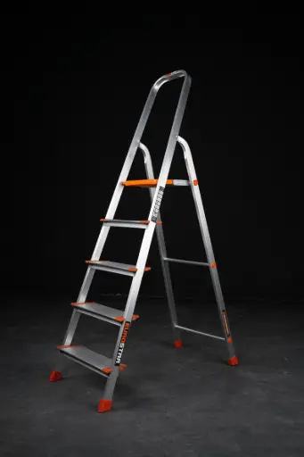 305