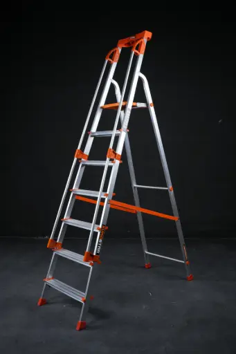 557