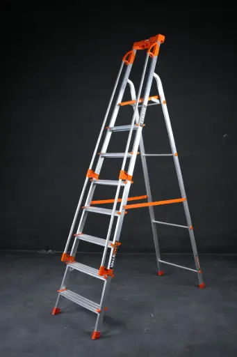 558