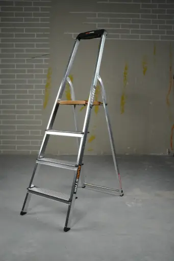 704