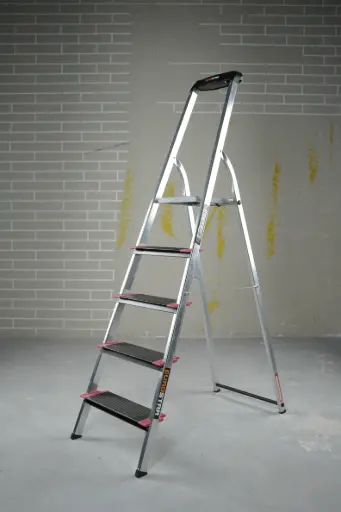 805
