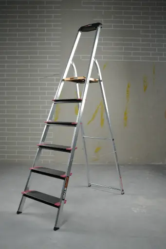 806